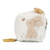 Activiteitenkubus - Newborn naturals (Geboortelijst August V.)